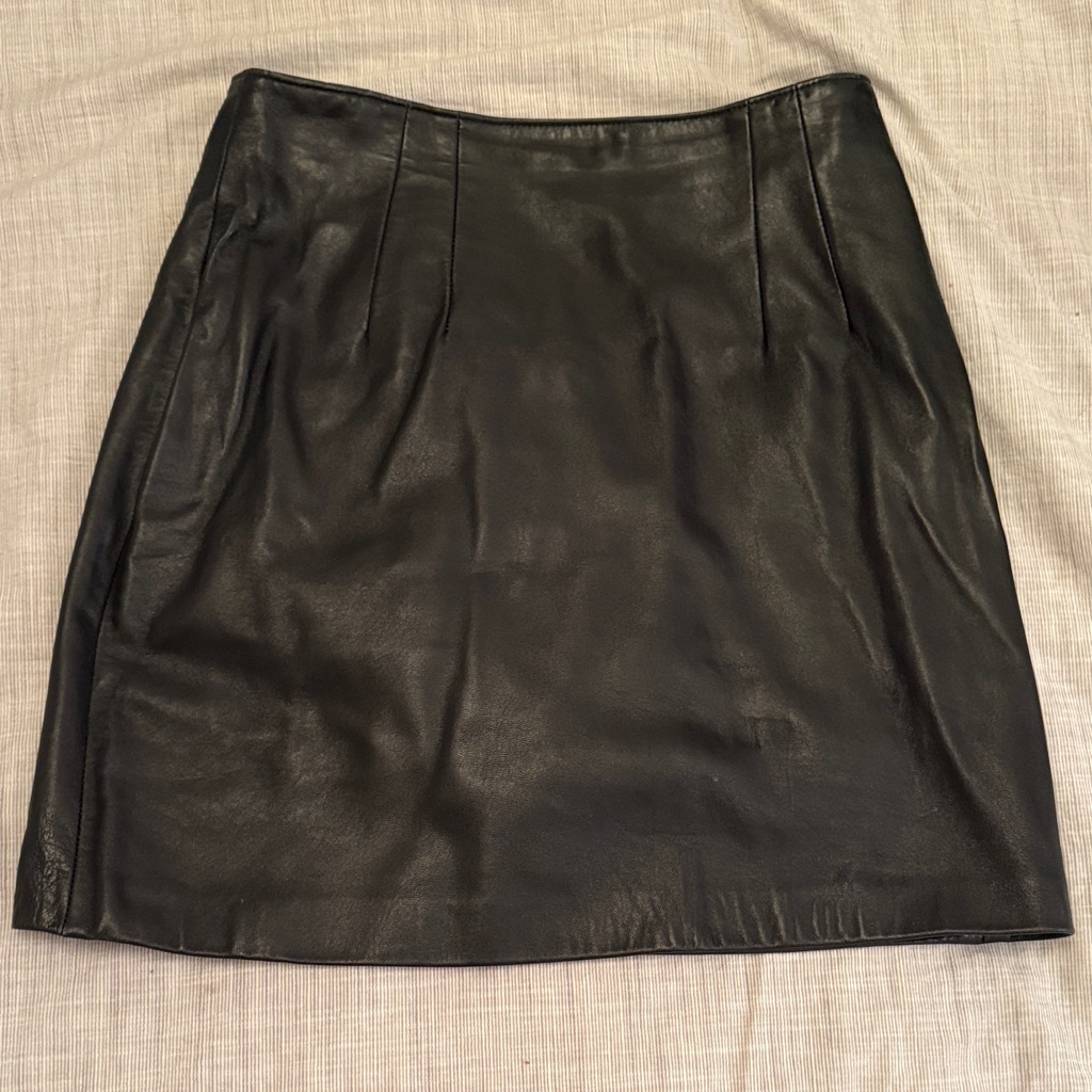 Chic Black Leather Mini Skirt